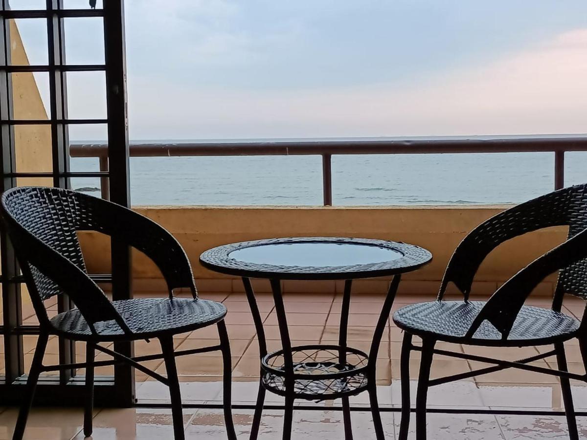 Port Dickson Seaview Homestay Exteriör bild